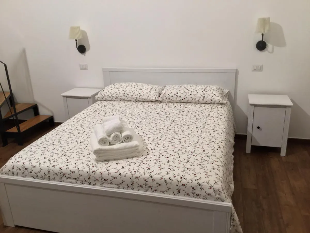 ג'ובינאצו B&B Sant'Agostino לינה וארוחת בוקר